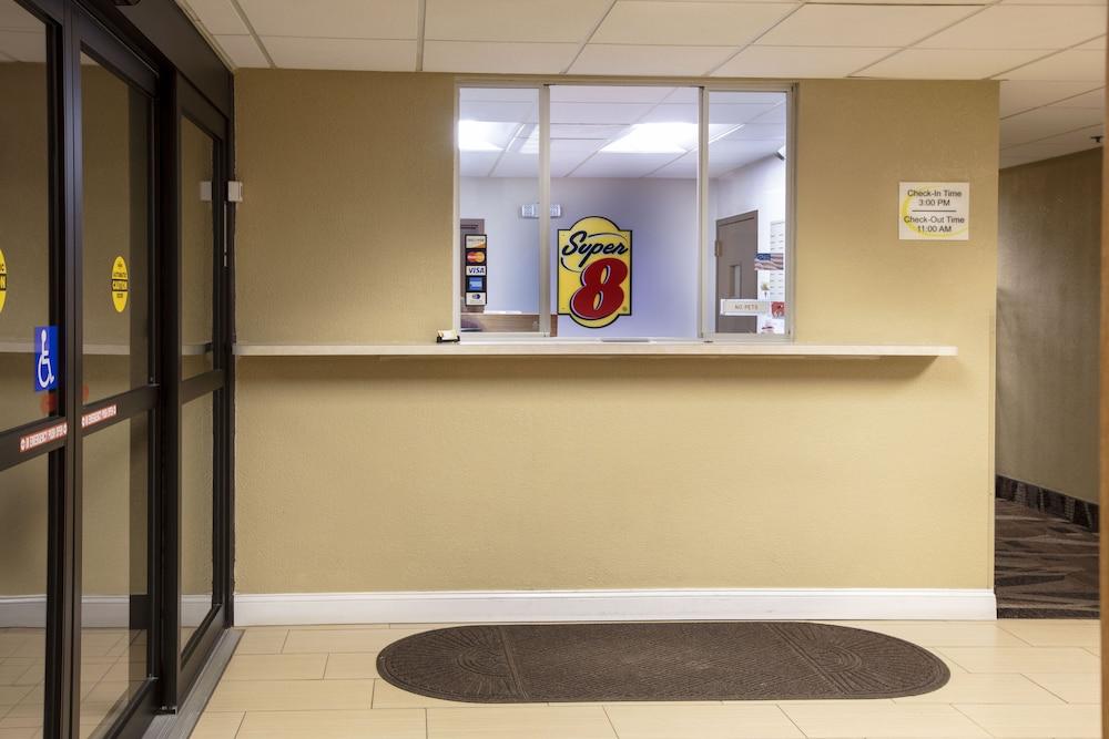 מלון Saint Charles Super 8 By Wyndham St Charles מראה חיצוני תמונה