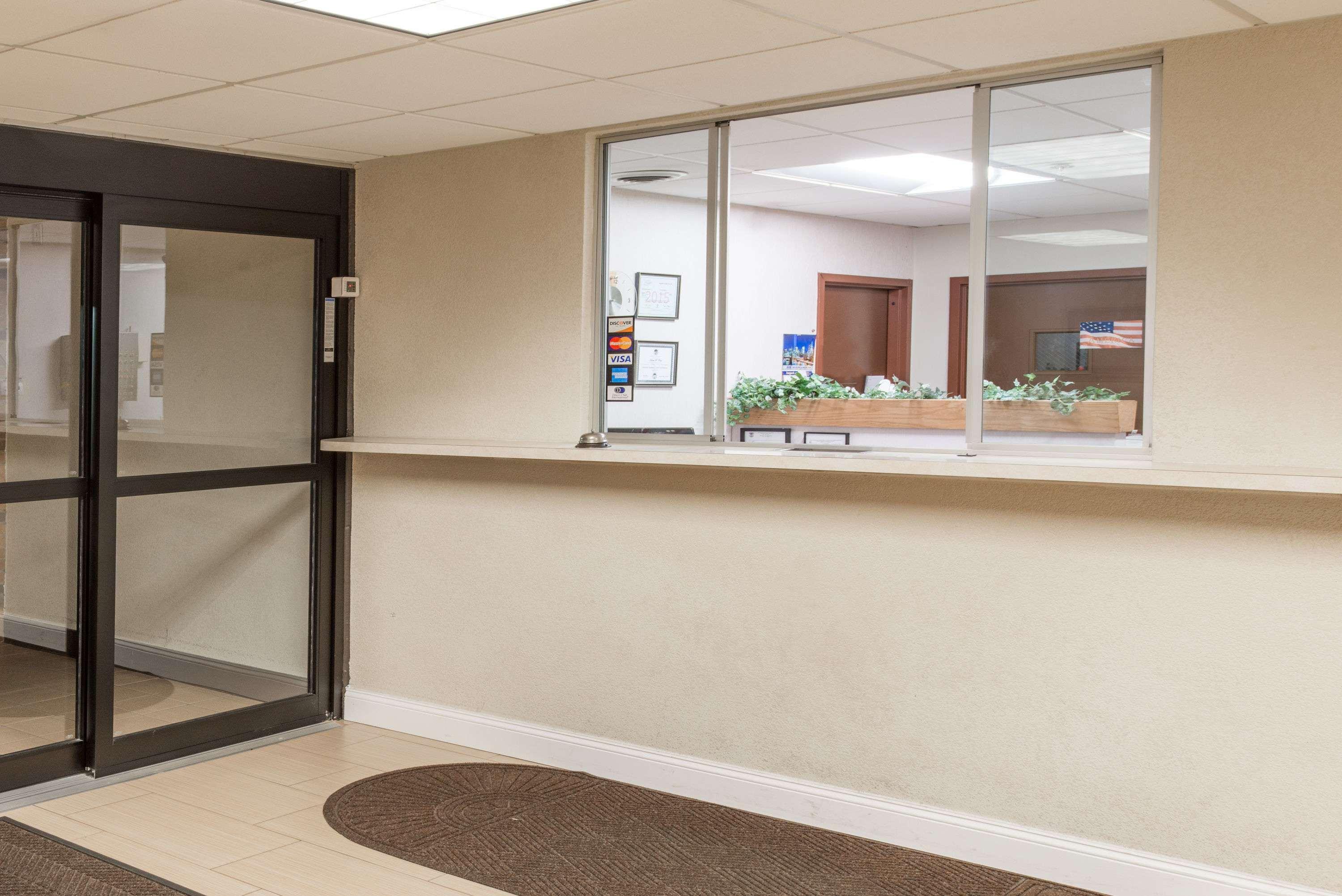 מלון Saint Charles Super 8 By Wyndham St Charles מראה חיצוני תמונה